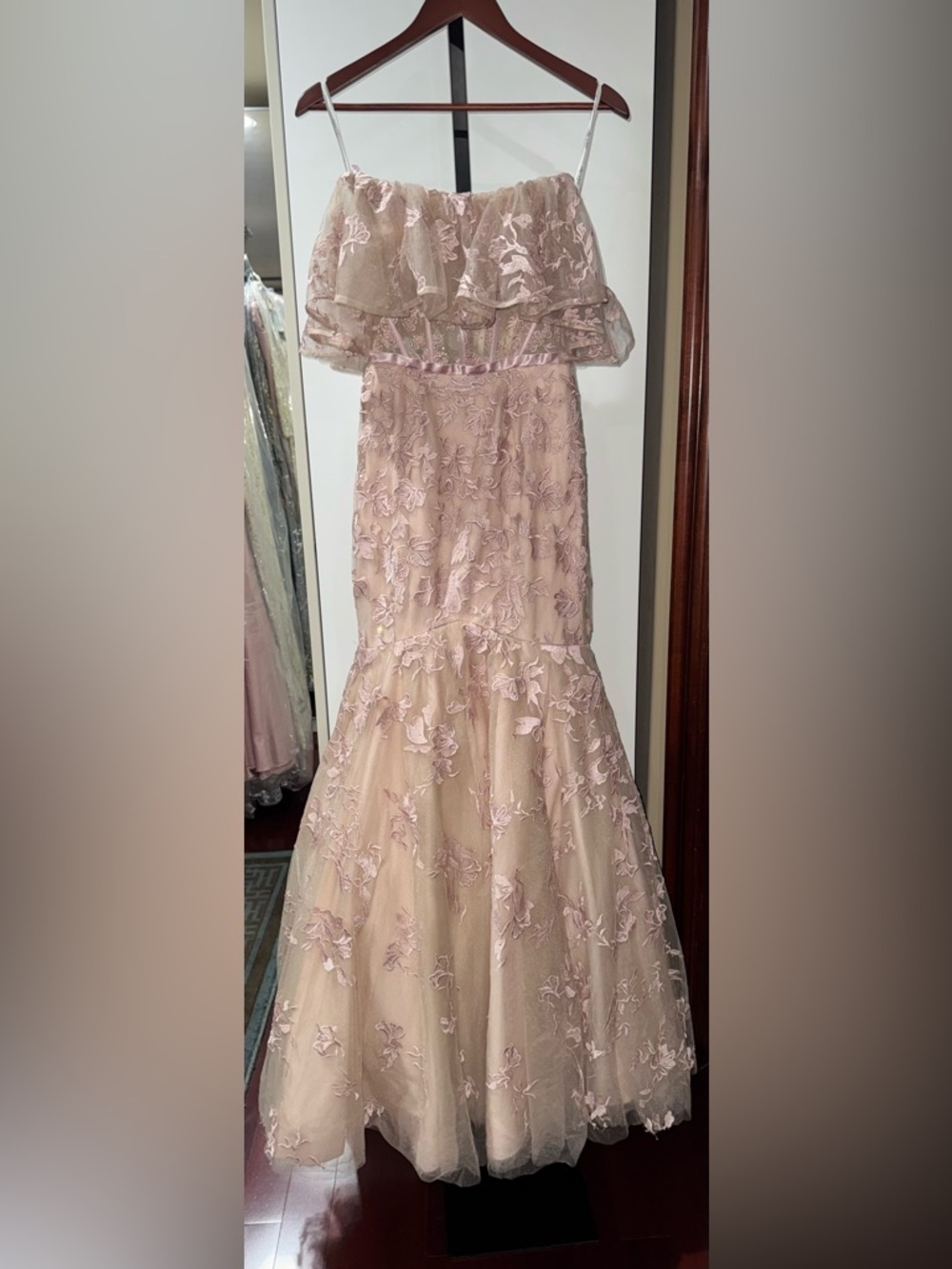 NWOT- Ellie Wilde Mon Cheri Blush Pink Off-Shoulder Lace Mermaid Gown - Picture 4 of 7